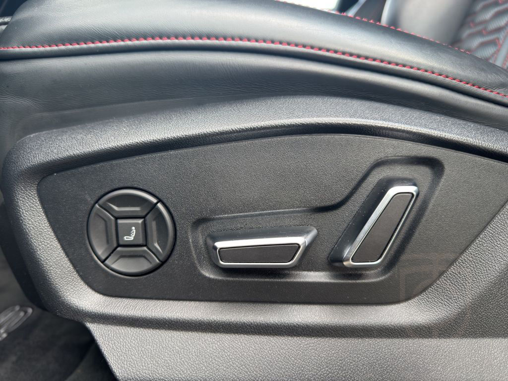 Audi RSQ8 4.0 TFSI quat./Matrix/StHz/HuD/B&O/Pano/HAL