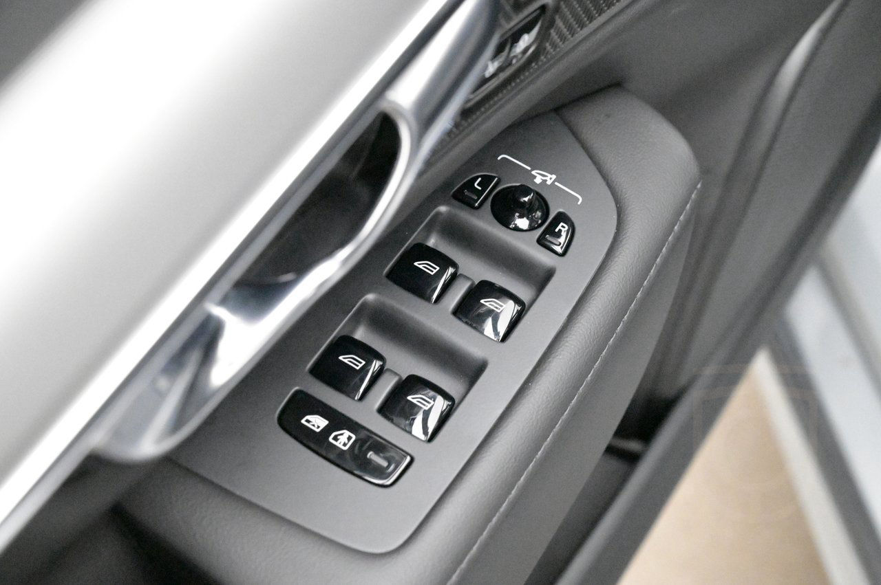 Volvo S90 Recharge T8 AWD Ultimate Dark Pano H