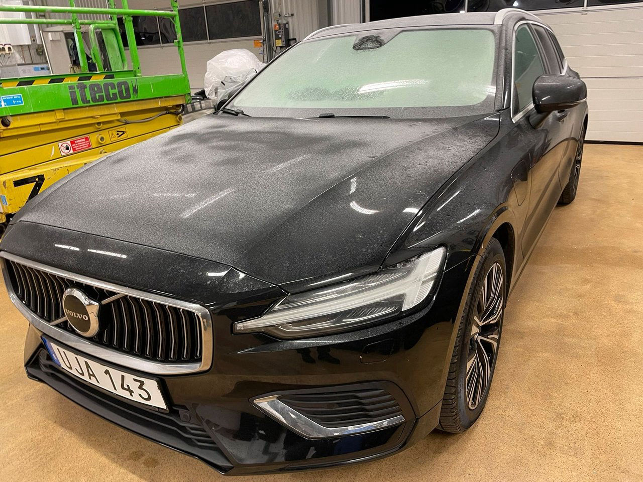 Volvo V60 T6 PHEV RECHARGE PLUG IN HYBRID AWD CORE