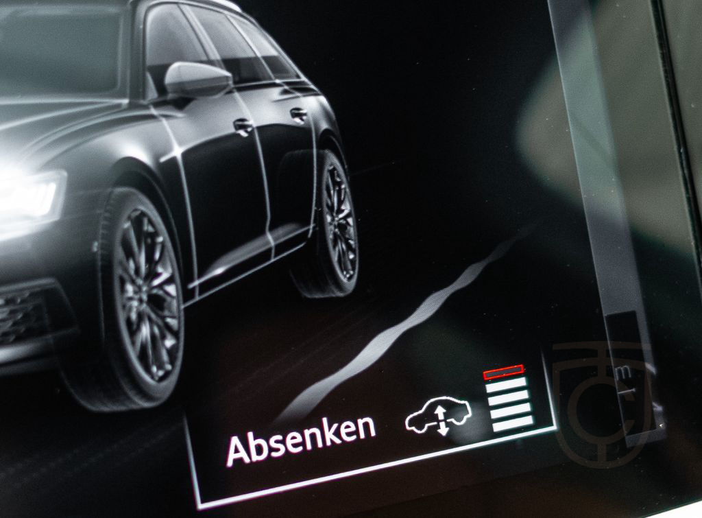 Audi S6 Avant EXCLUSIVE LUFT*B&O*SClose*PANO*HUD*21"