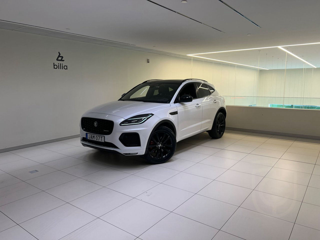 Jaguar E-Pace P300e PHEV R-Dynamic