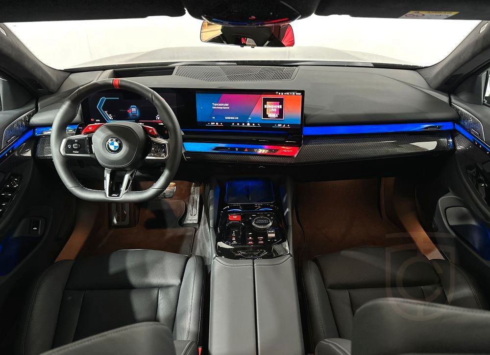 BMW M5 / Ultimate Paket/Keramik Brake/Carbon/stock