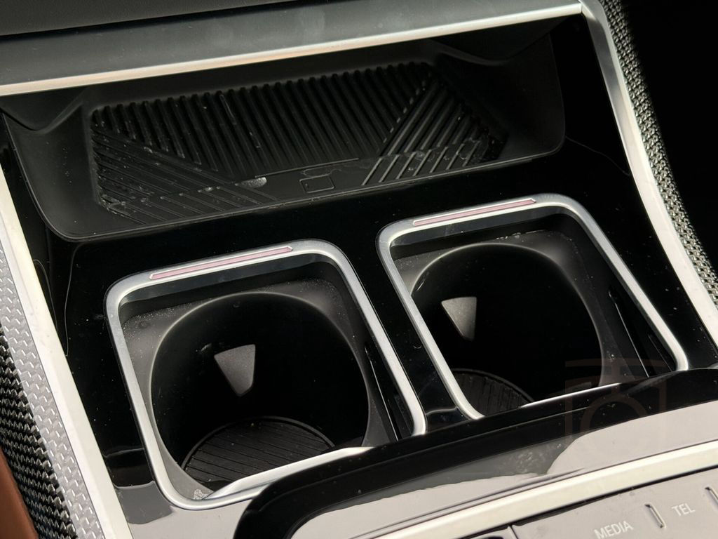 BMW i7 xDrive60 | M-Sport Pro | Panorama Sky Lounge
