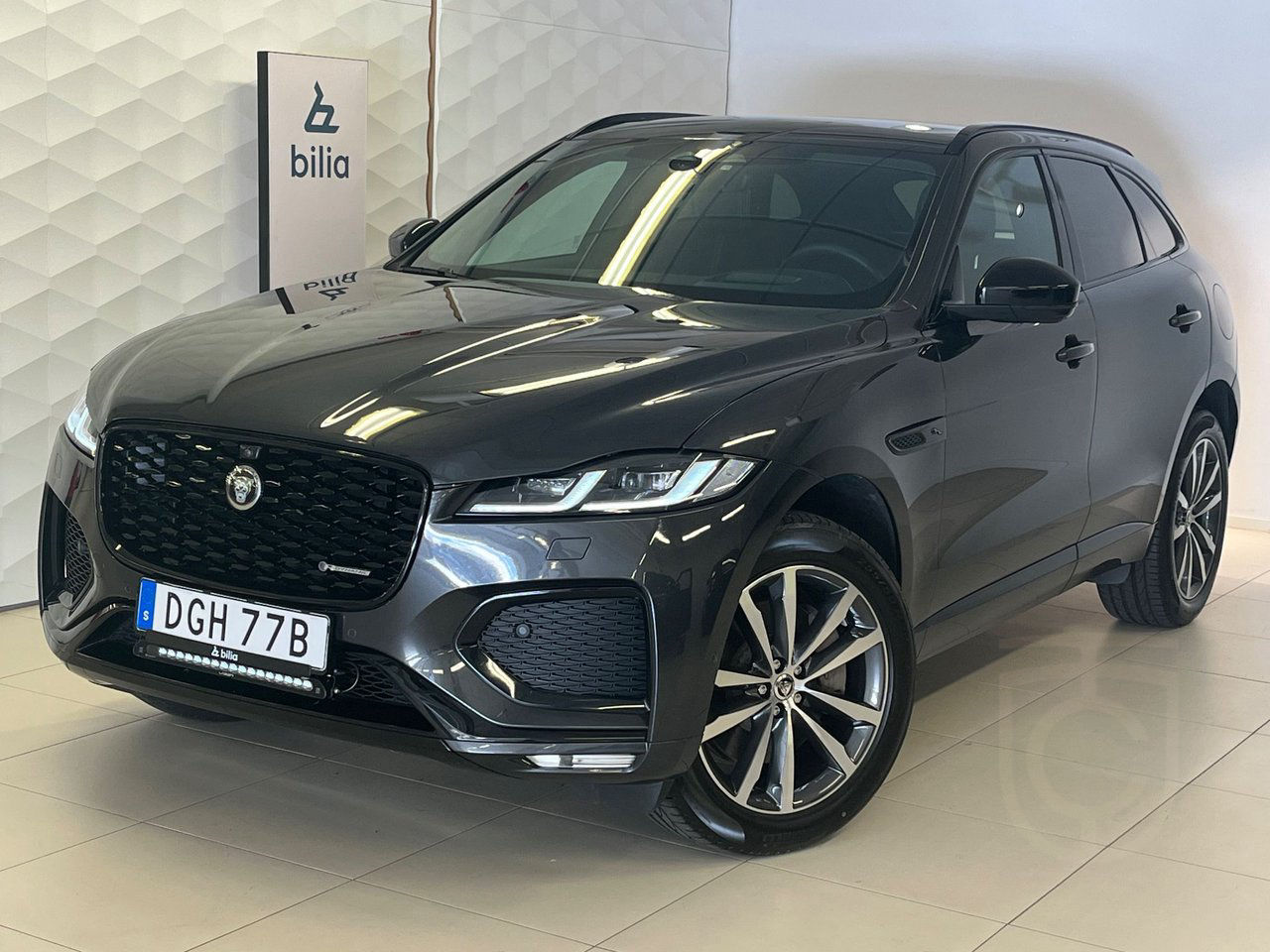 Jaguar F-Pace P400e R-Dynamic