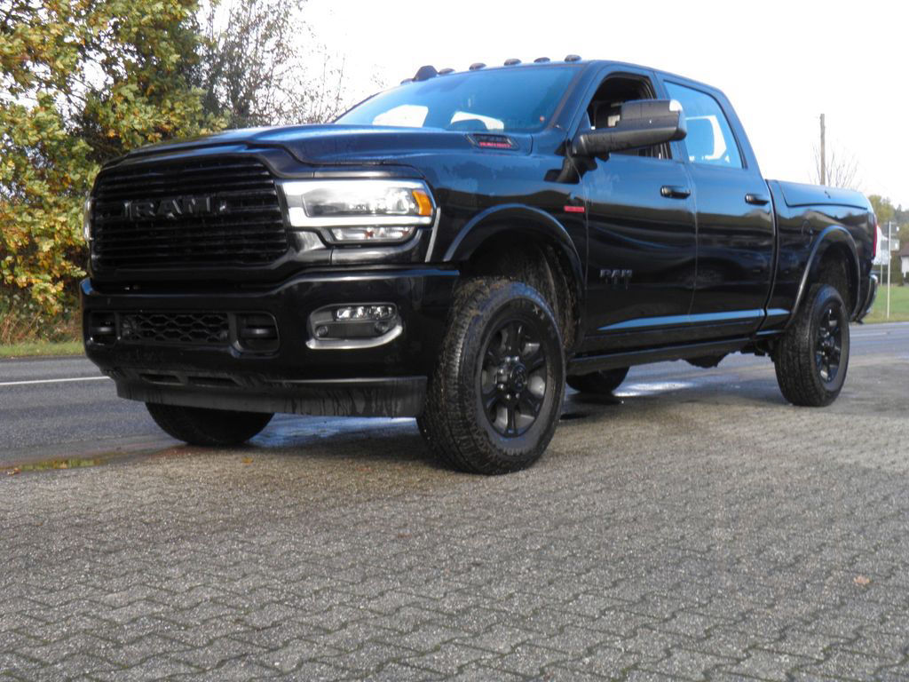 Dodge RAM 2500 CREWCAB 4X4 DIESEL NIGHT EDITION LARAMI