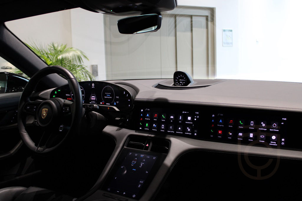 Porsche Taycan 4 Cross Turismo