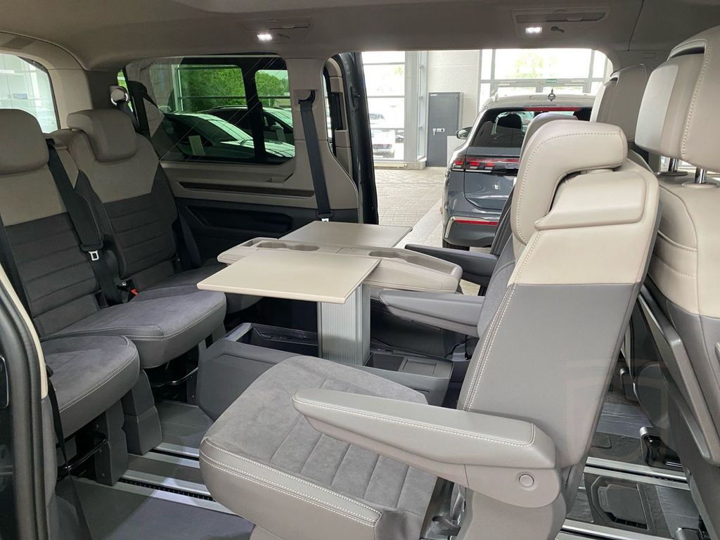 Volkswagen Multivan 2,0 TDI LÜ DSG*Nav*AHK*Pano*StHz*IQ.Lig