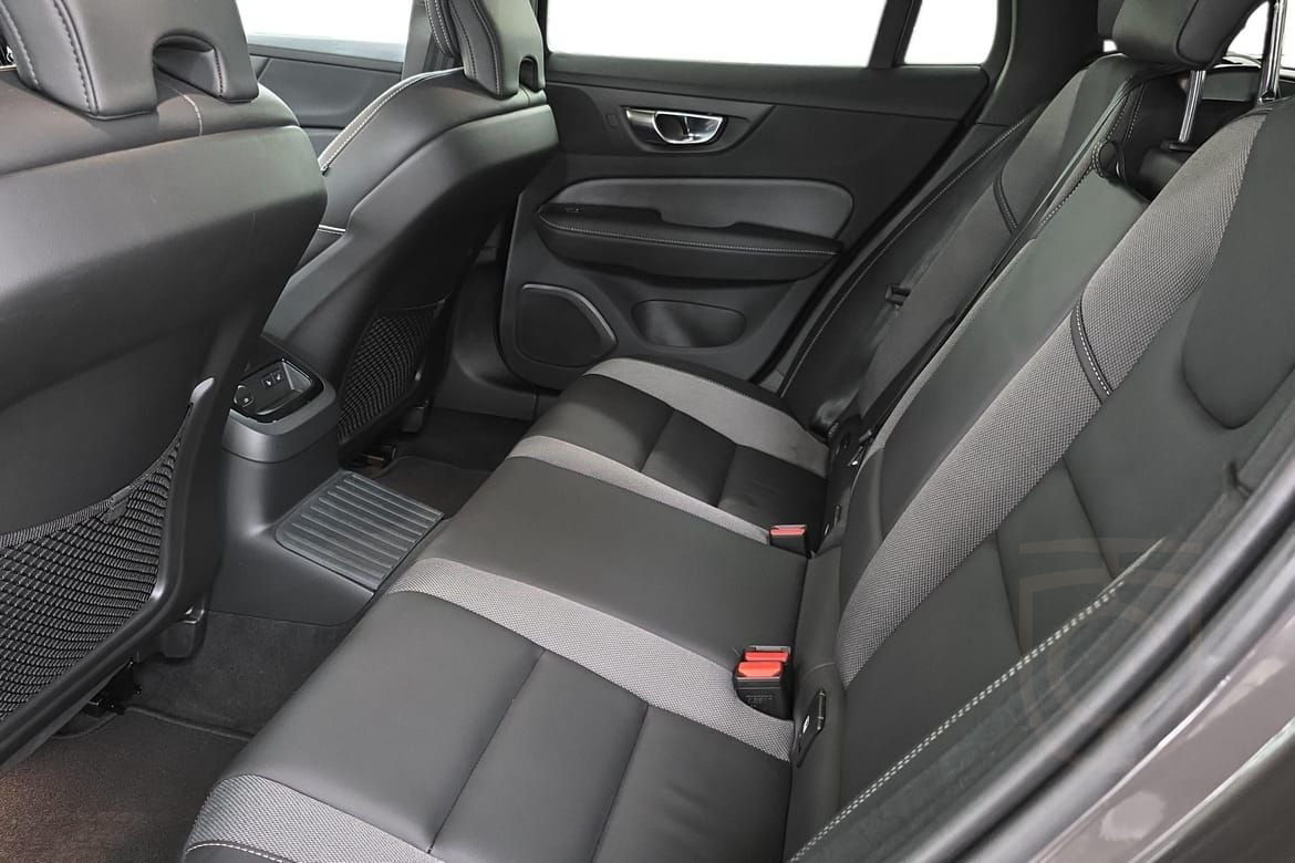 Volvo V60 T8 Ultra Dark