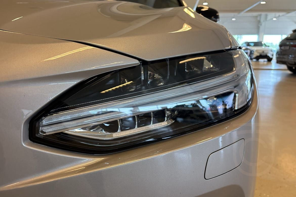 Volvo V90 T6 Plus Dark Edition
