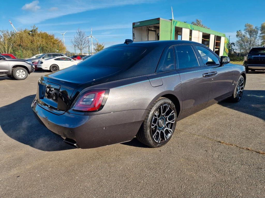 Rolls-Royce Ghost Black Badge MY23 339.000 euro NP