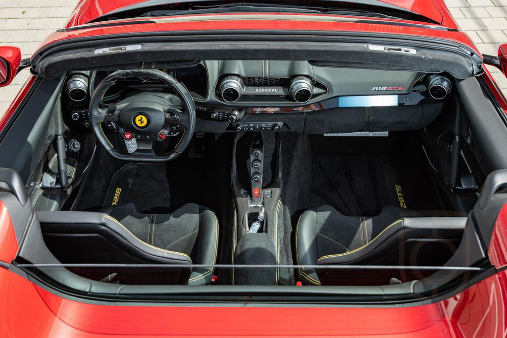 Ferrari 812 GTS | Atelier | Full Carbon | Rosso Fuoco