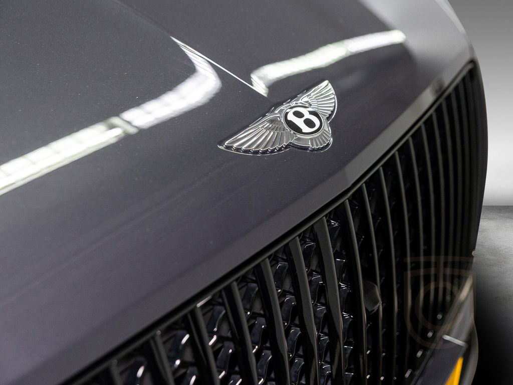 Bentley Bentayga Azure V8 |Black Line|Touring Spec|22" T