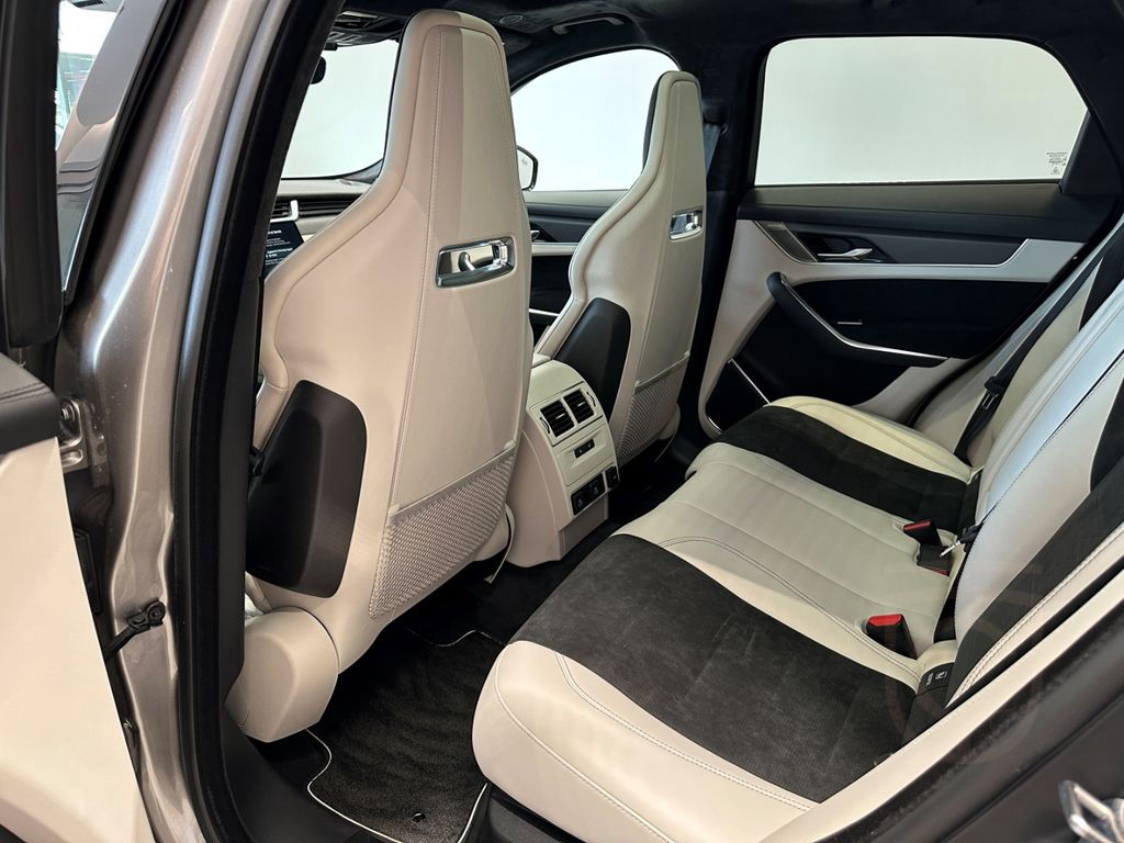 Jaguar F-Pace P550 SVR AHK 22''LM PANODACH HEAD-UP ACC
