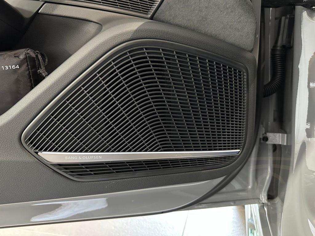 Audi RS 4 Avant 450PS Black PanoDach B&O HUD