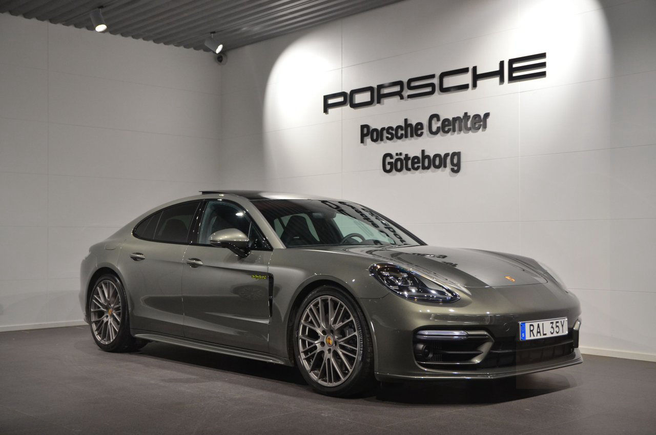 Porsche Panamera 4 E-Hybrid Platinum Edition