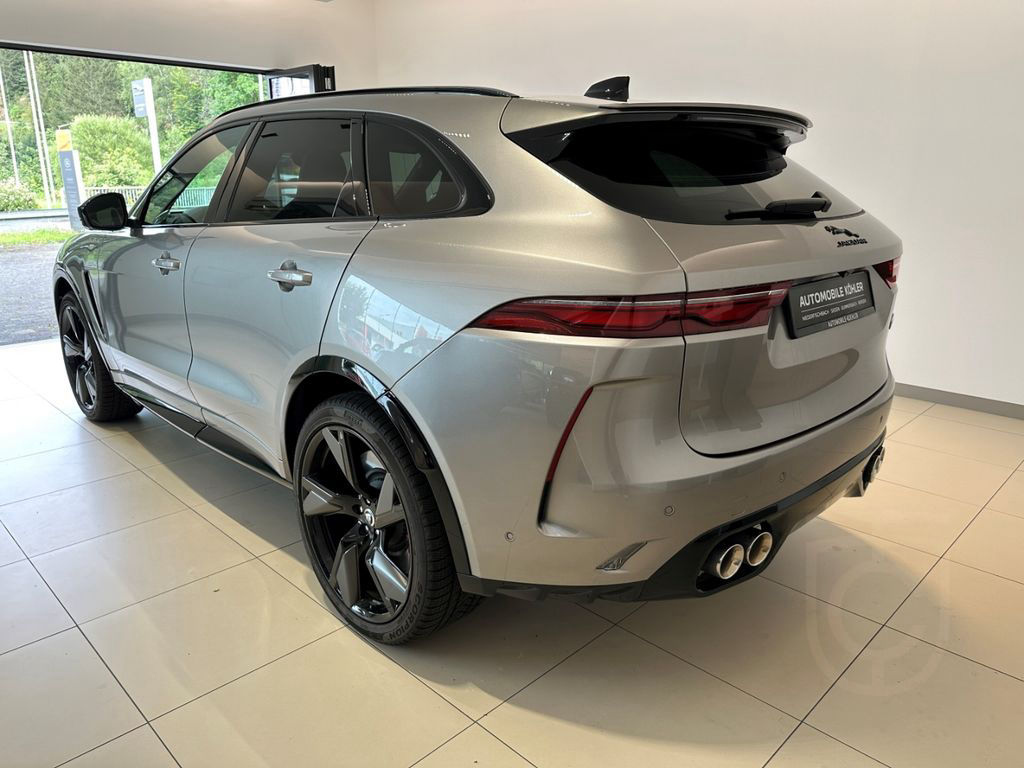 Jaguar F-Pace P550 SVR AHK 22''LM PANODACH HEAD-UP ACC