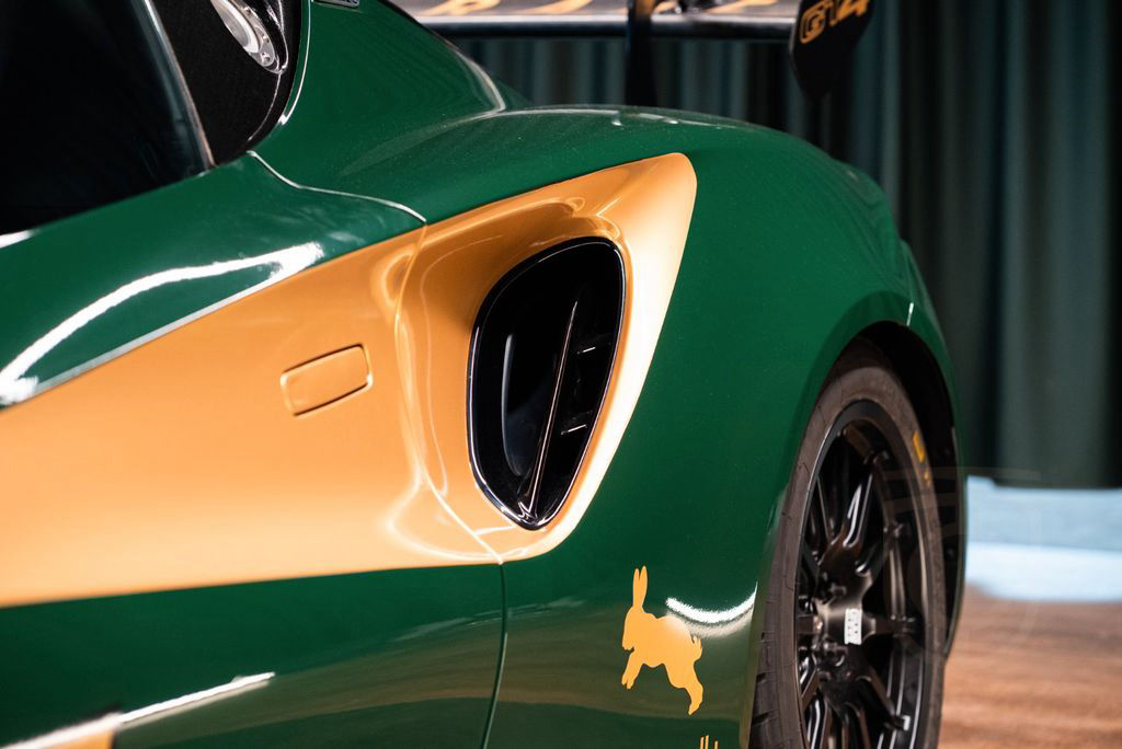 Lotus Emira GT4 RACECAR