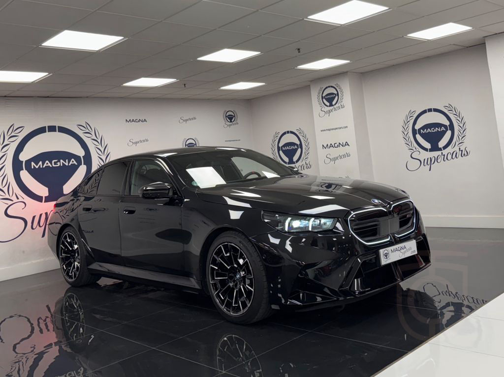 BMW M5 Plug-In Hybrid xDrive A