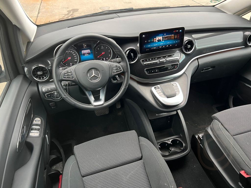 Mercedes-Benz V 300d * 4MATIC * ACC * BURMESTER * AMG FELGEN *