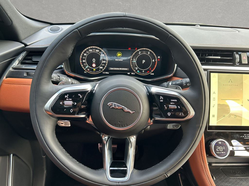 Jaguar F-Pace D200 R-Dynamic SE Winter Paket Panorama D
