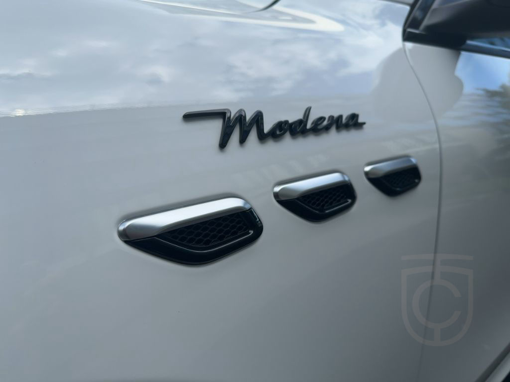 Maserati Grecale Modena MY24 Mild Hybrid MIT AHK 330 PS -