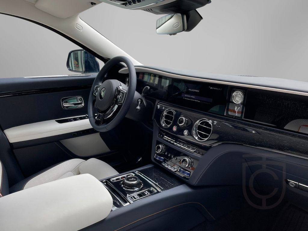 Rolls-Royce Ghost II - Bespoke/Gold SOE