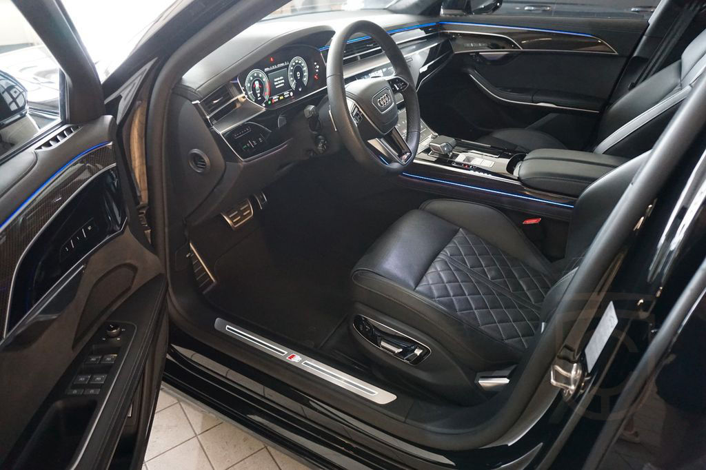 Audi A8 L 60 TFSI e quattro Black Editon Exclusive TV