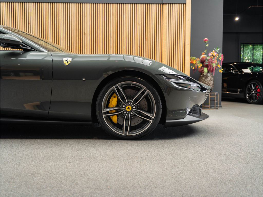 Ferrari Roma Spider Historic Colour Carbon 3.9 V8 Alcant