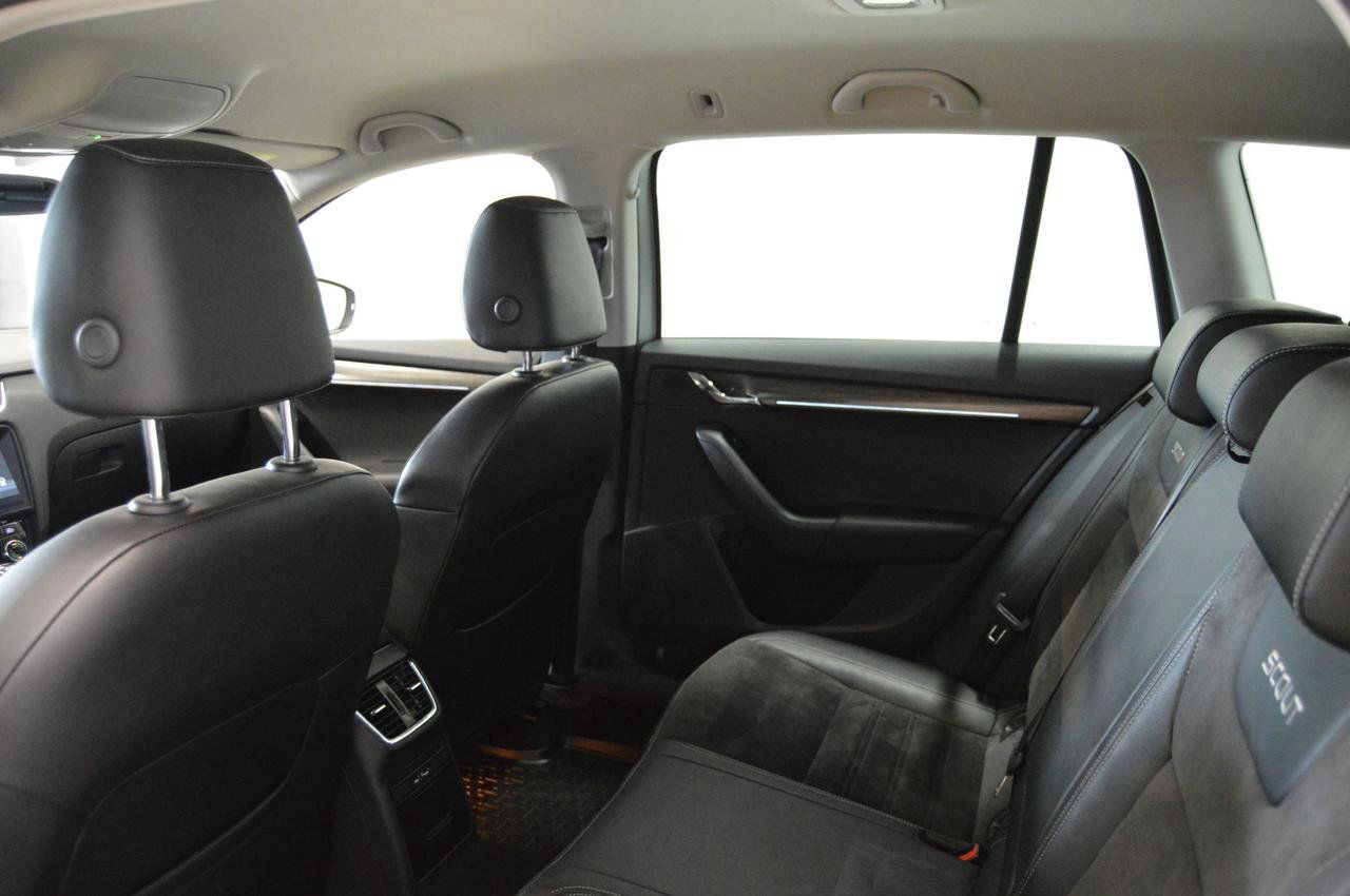 Skoda Octavia Scout TDI 150 DSG 4x4 Premium