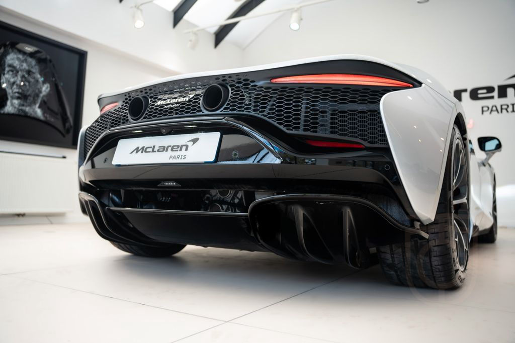 McLaren Artura Spider