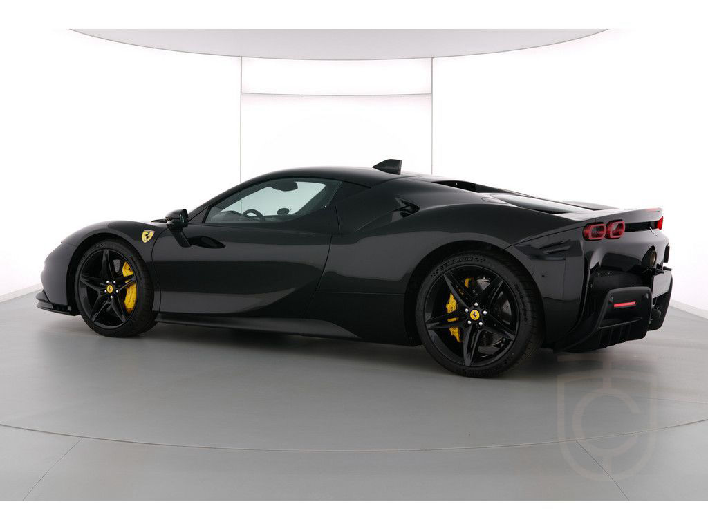 Ferrari SF90 Stradale *Ferrari Berlin* All Black & Yello