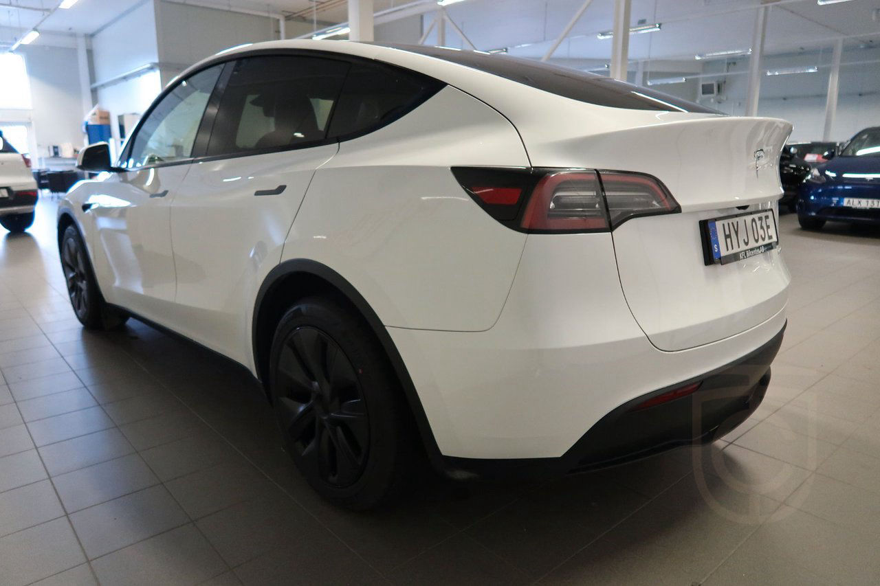 Tesla Model Y Long Range AWD