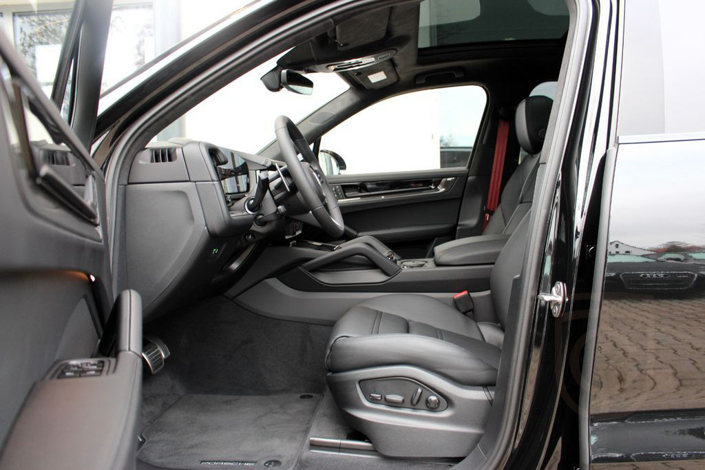 Porsche Cayenne Coupe GTS /PDCC/ STANDHZG./ BURMESTER HE