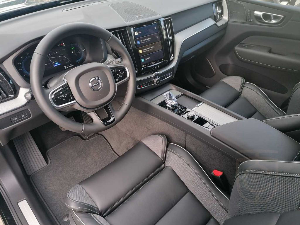 Volvo XC60 T6 AWD Plus Black Edition Recharge