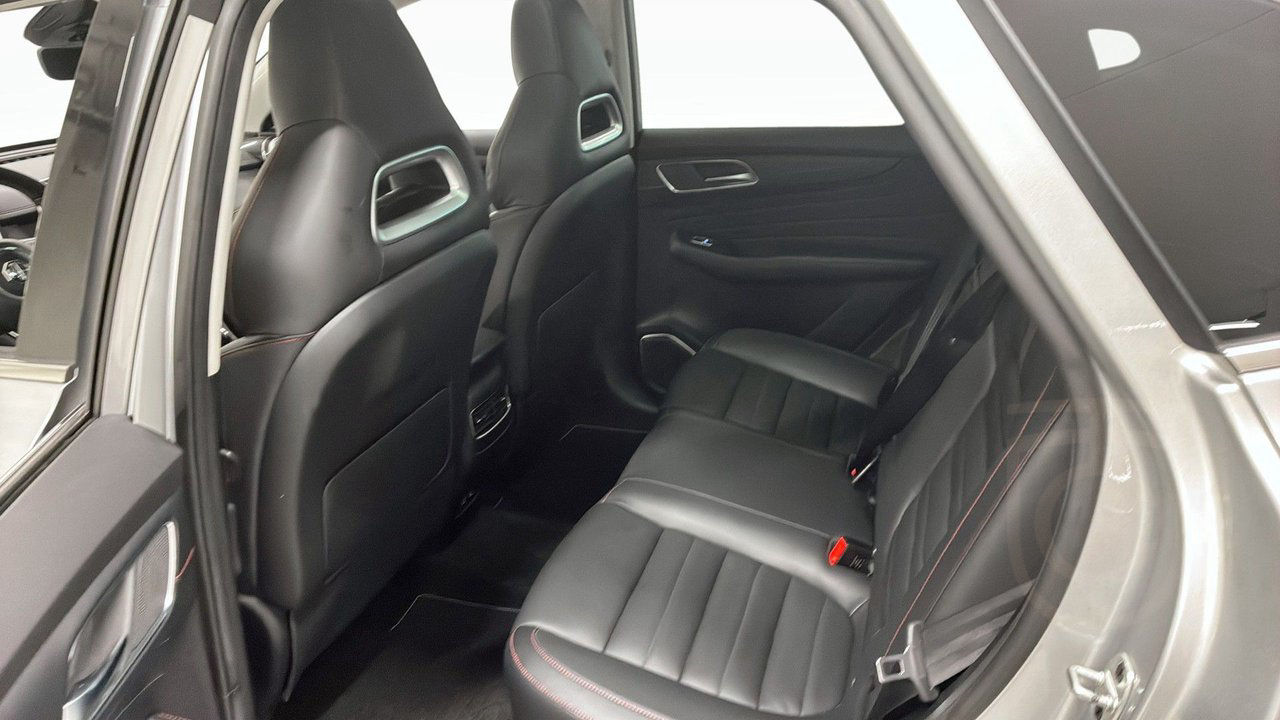 MG EHS PLUG-IN HYBRID LUXURY