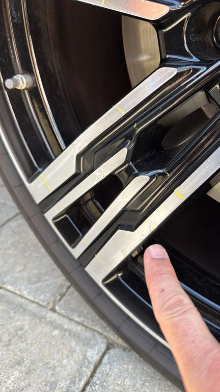 BMW M760 e|Executiv|Connois|Innov|SkyL|Iconic|B&O|21