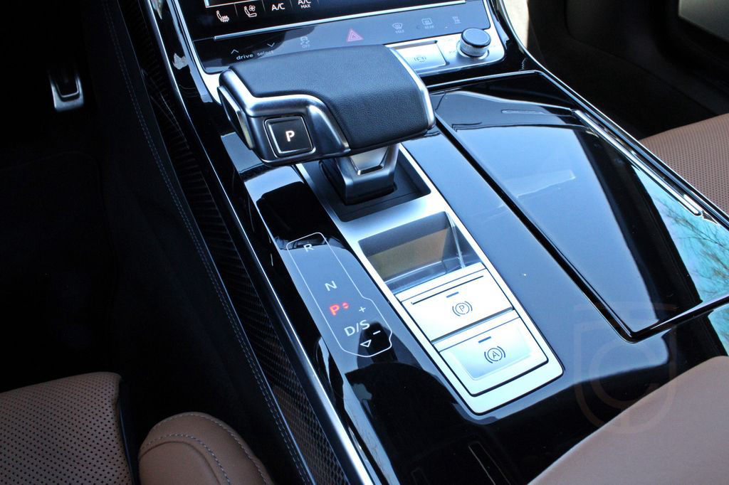 Audi A8 Lang 60TFSI S LINE BLACK PANO B&O ADV.UPE193
