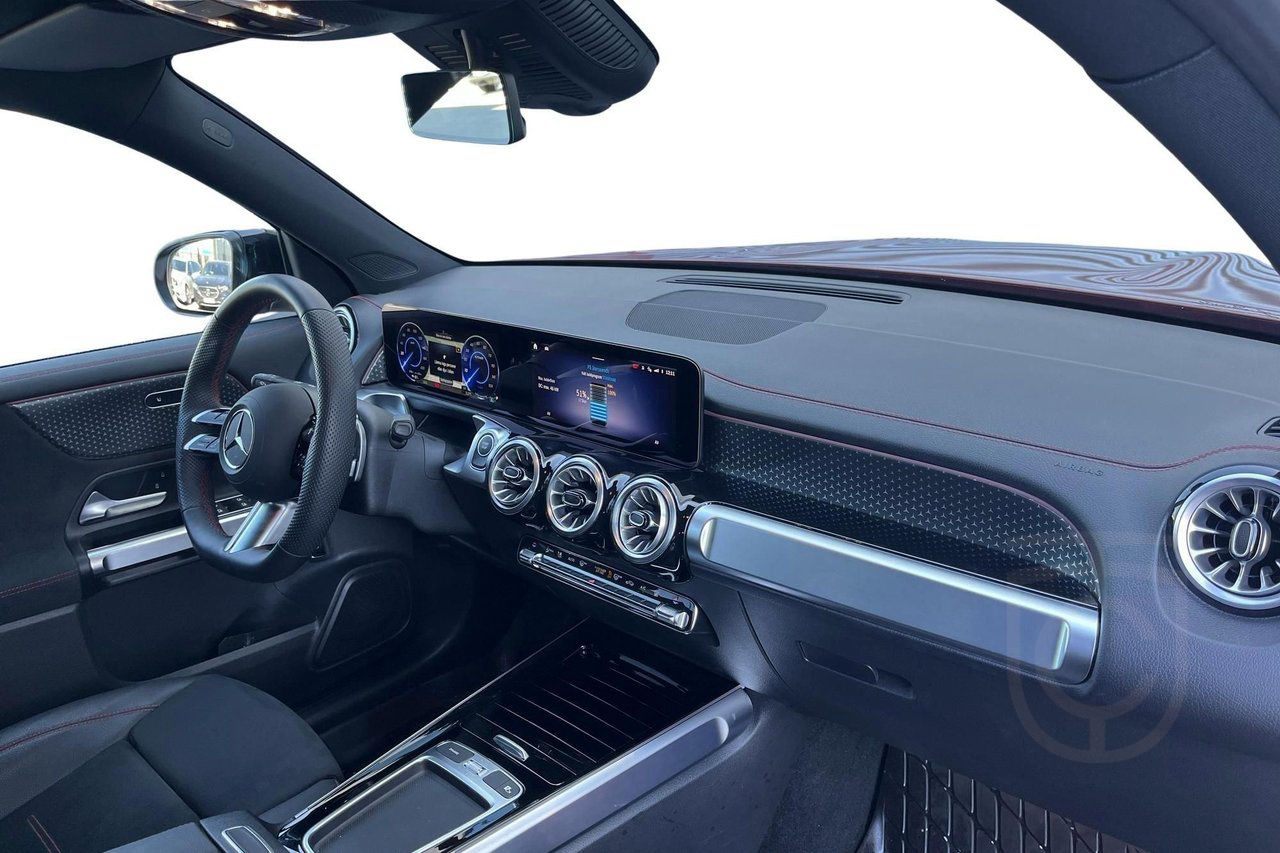 Mercedes-Benz EQB 300 4MATIC AMG