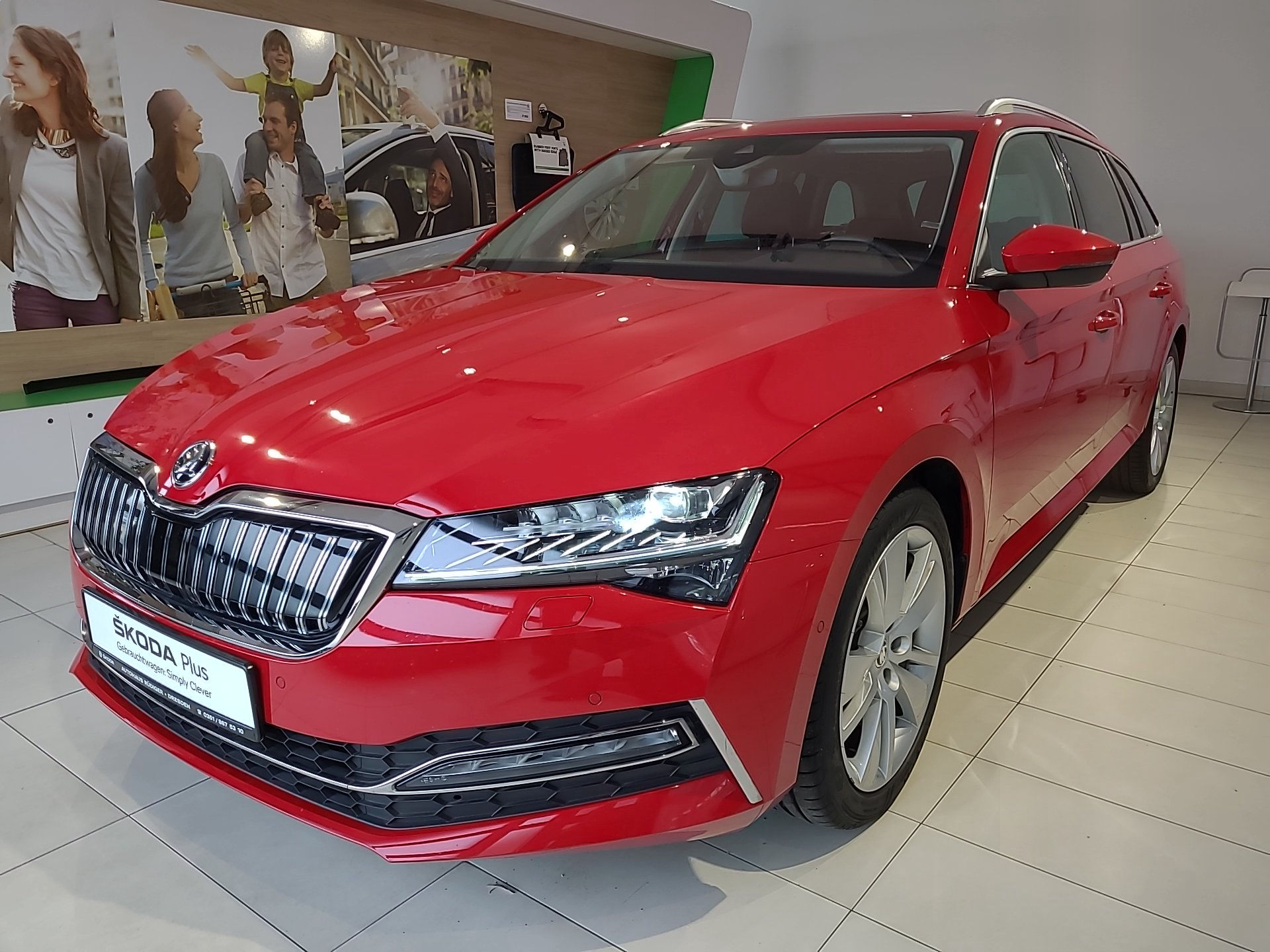 ŠKODA SUPERB COMBI 1,4 TSIiV DSG DCC el. Panorama-Schieb