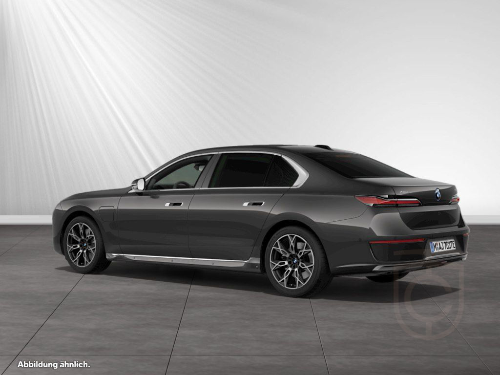 BMW 750e xDrive Allrad|PanoSkyLounge|Bowers&Wilkins