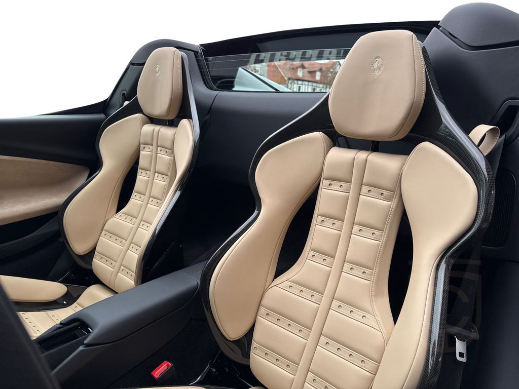 Ferrari 296 GTS 40.000€ an Optionals