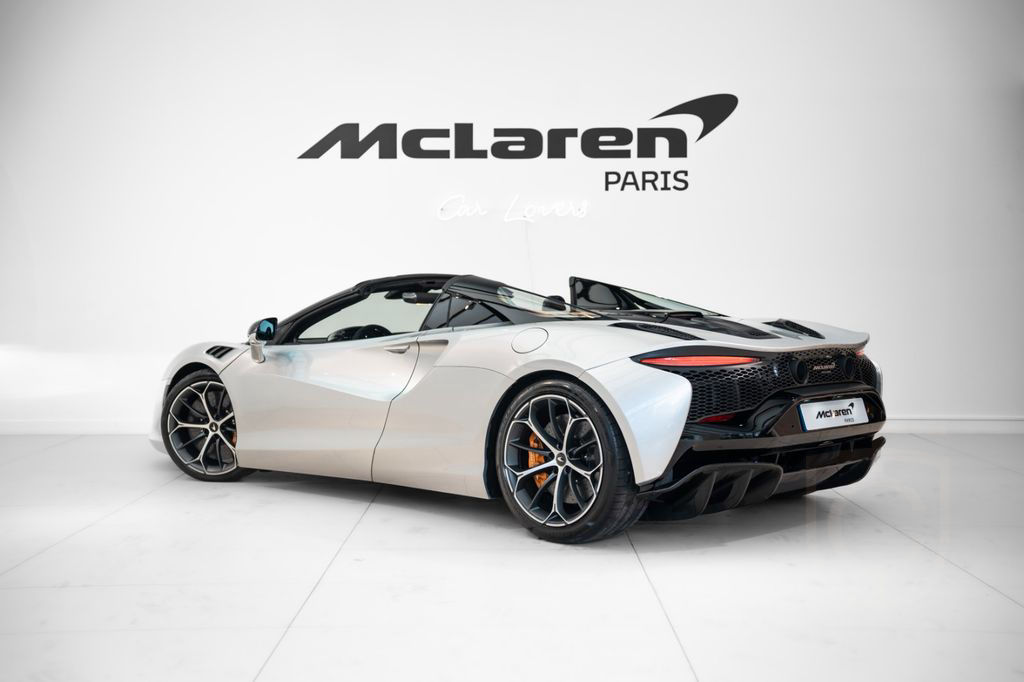 McLaren Artura Spider