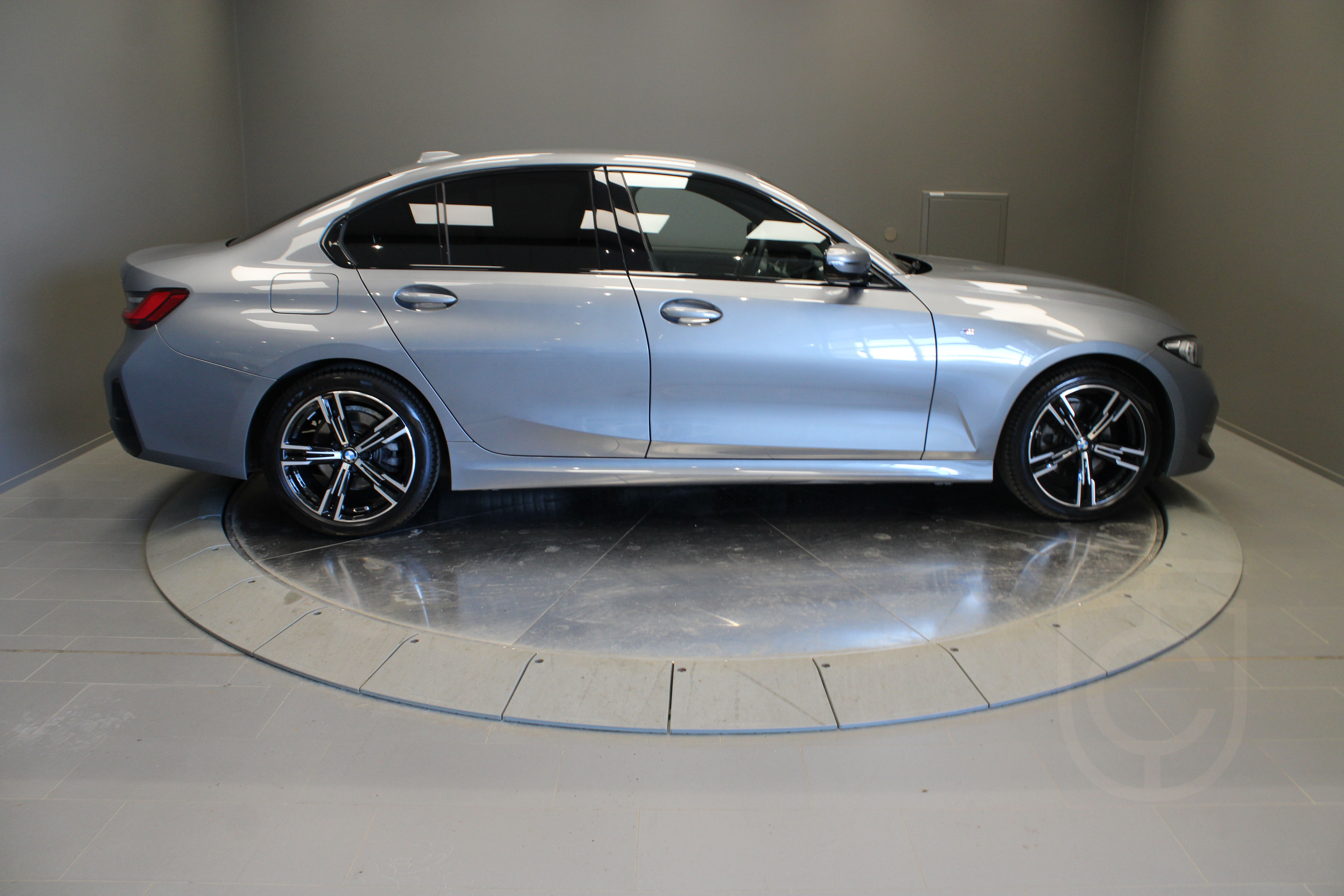 BMW 320i xDrive Sedan