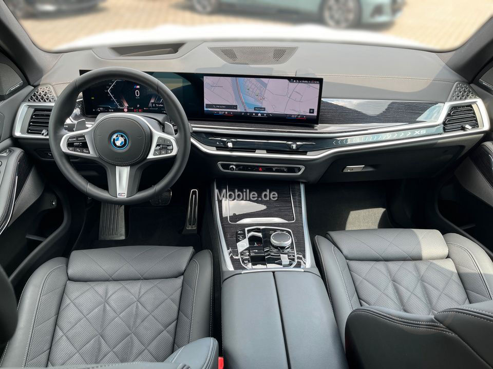 BMW X5 xDrive50e M Sport 2-Achs Luftfd. Pano AHK H/K
