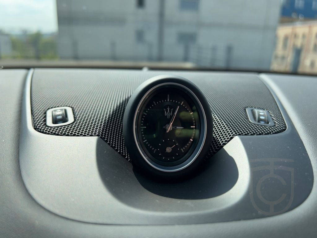 Maserati Levante TROFEO MY23 V8 580PS AWD Nero&Nero