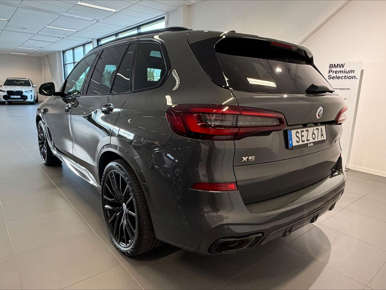 BMW X5 M50i