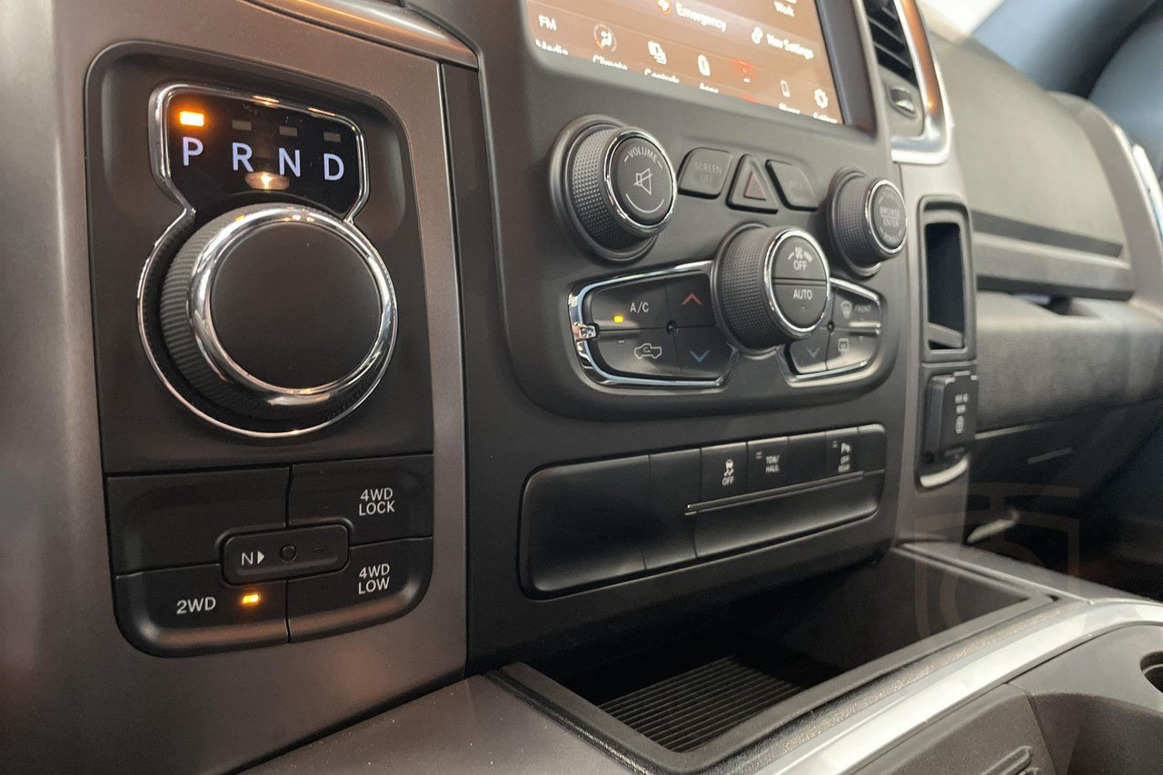 Dodge RAM WARLOCK 1500 Classic Crew Cab 5.7 V8 HEMI 4x4