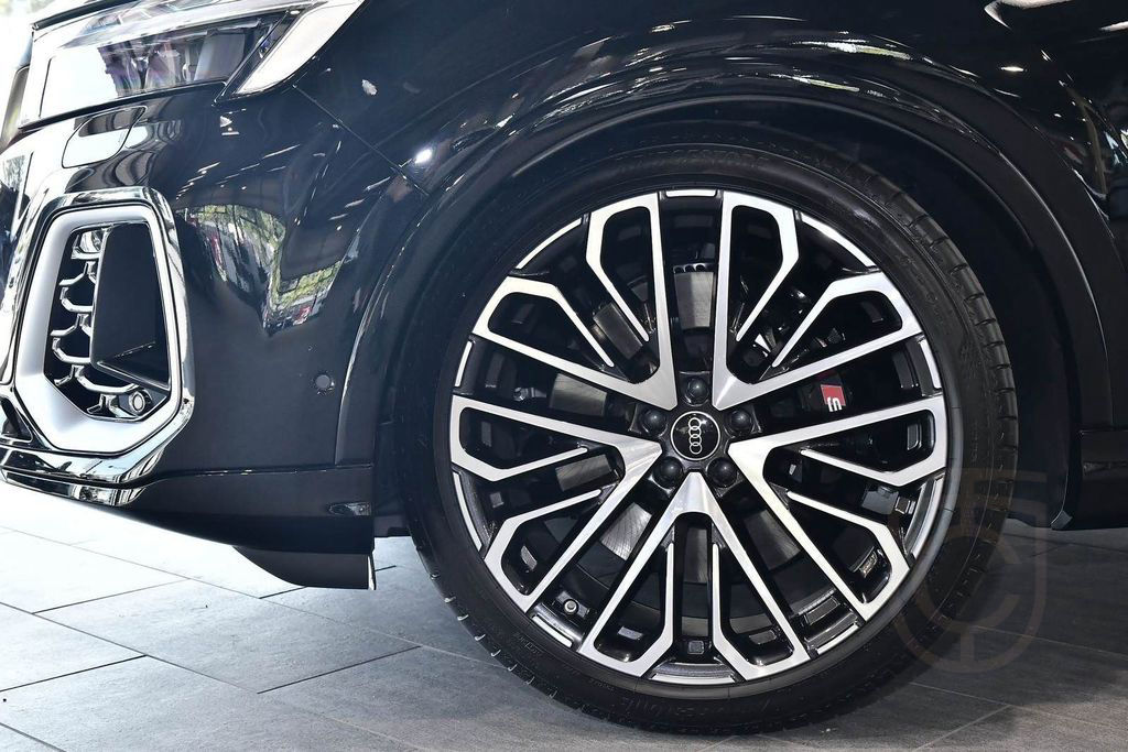 Audi SQ7 SUV TFSI 373(507) kW(PS) tiptronic