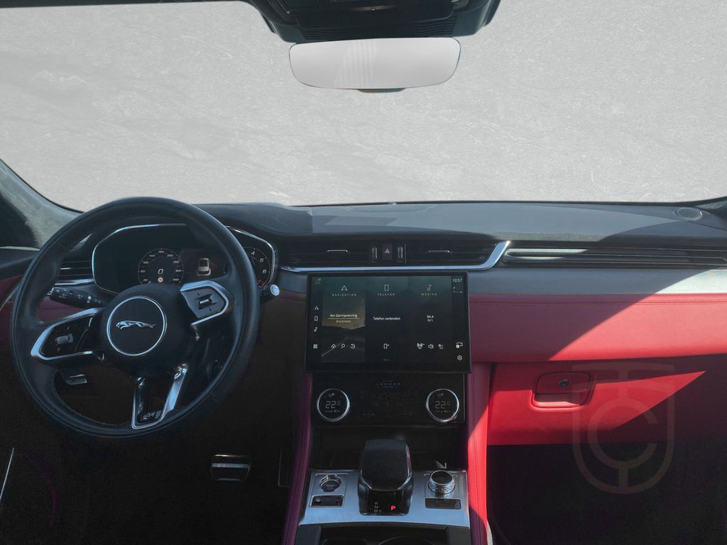 Jaguar F-Pace SVR P550 AWD *22''Alu*PanoSD*BlackPack*