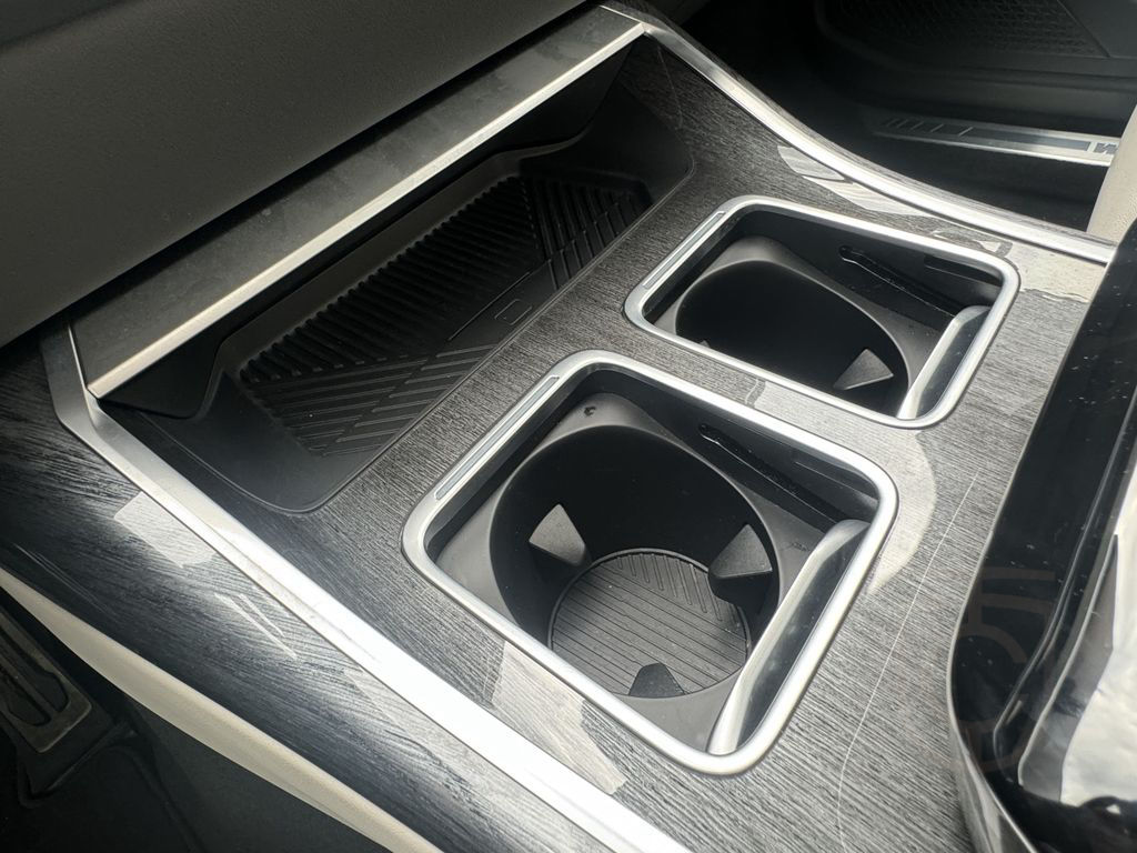 BMW M760e xDrive M Sport Massage Sitzlüft AHK DA-Pro